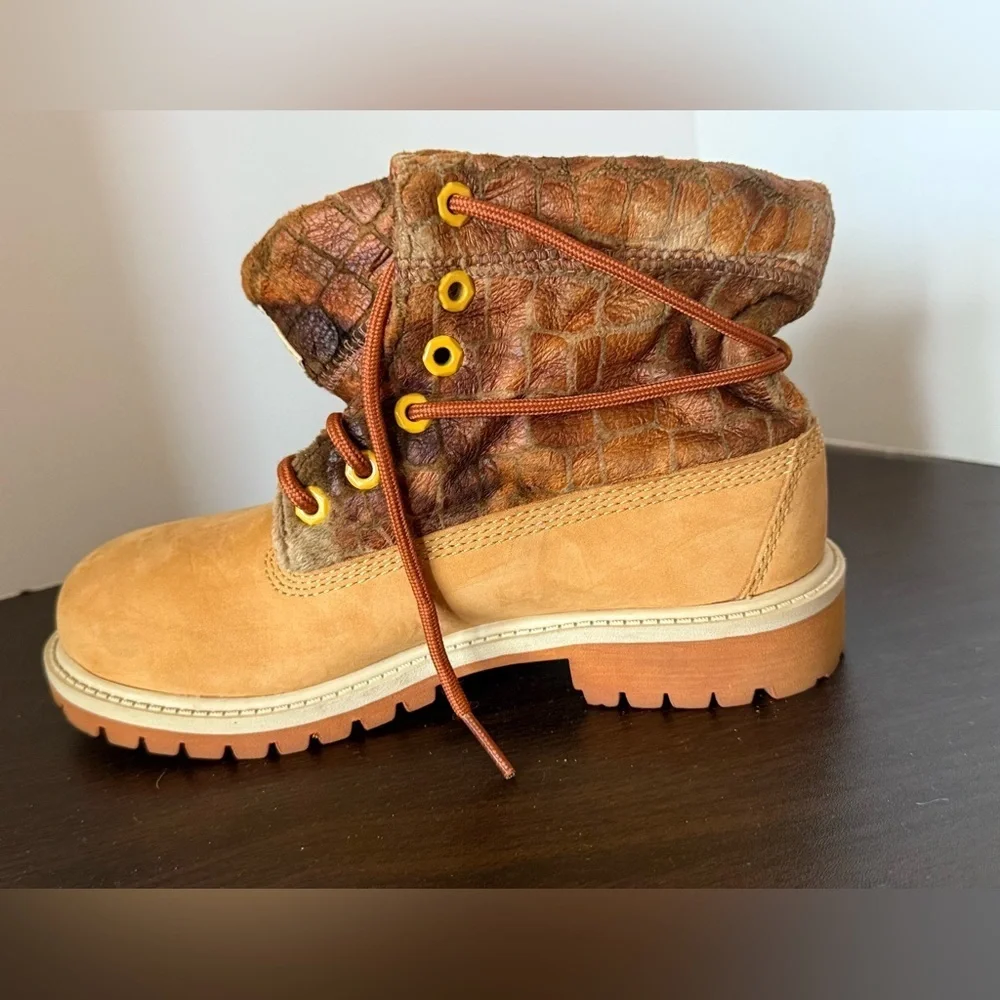 Timberland Kids Brown and Tan Boots kids size 2.5 worn once